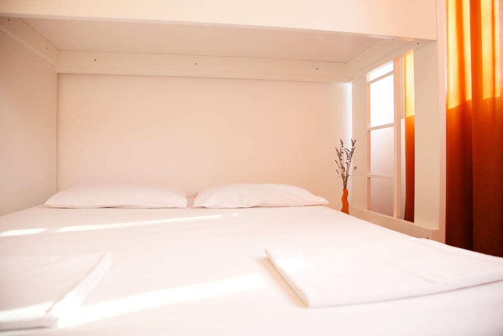 Funk Lounge Hostel Triple Room, Private Bathroom 3