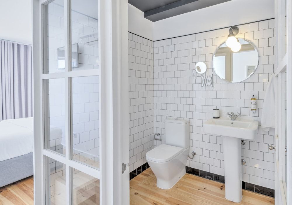 Miragaia Riverside Suites. Deluxe Double Room, Balcony, River View 7