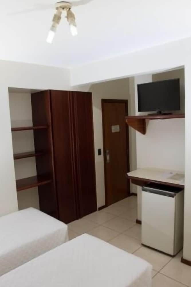 Montblanc Hotel Twin Room 6