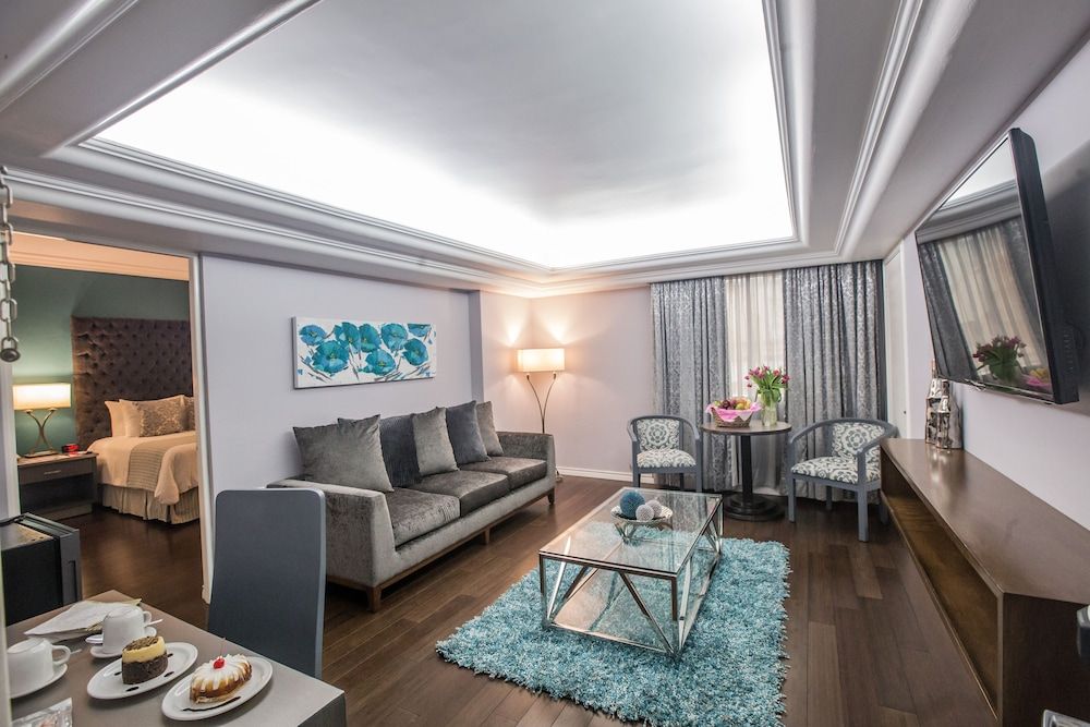 Hotel Plaza de Oro Junior Suite 4