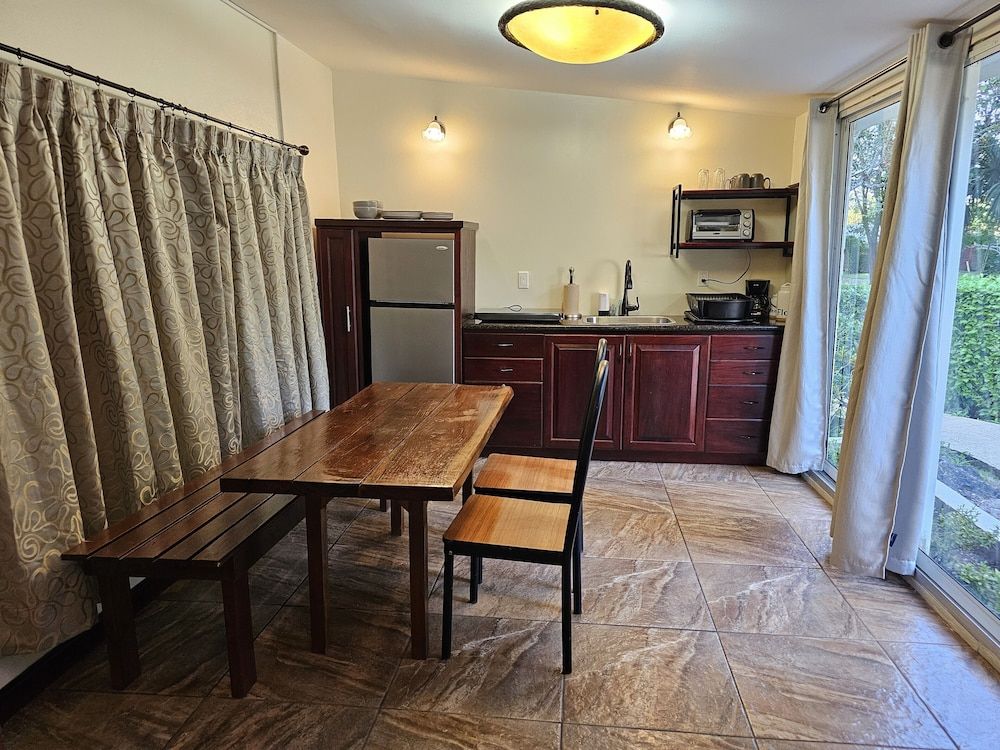 Kiki Witz Comfort Cabin, 1 King Bed with Sofa bed, Kitchenette, Pool View 6