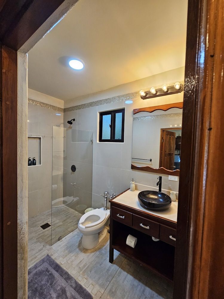 Kiki Witz Deluxe Cabin, 1 Bedroom, Kitchen, Garden View 3