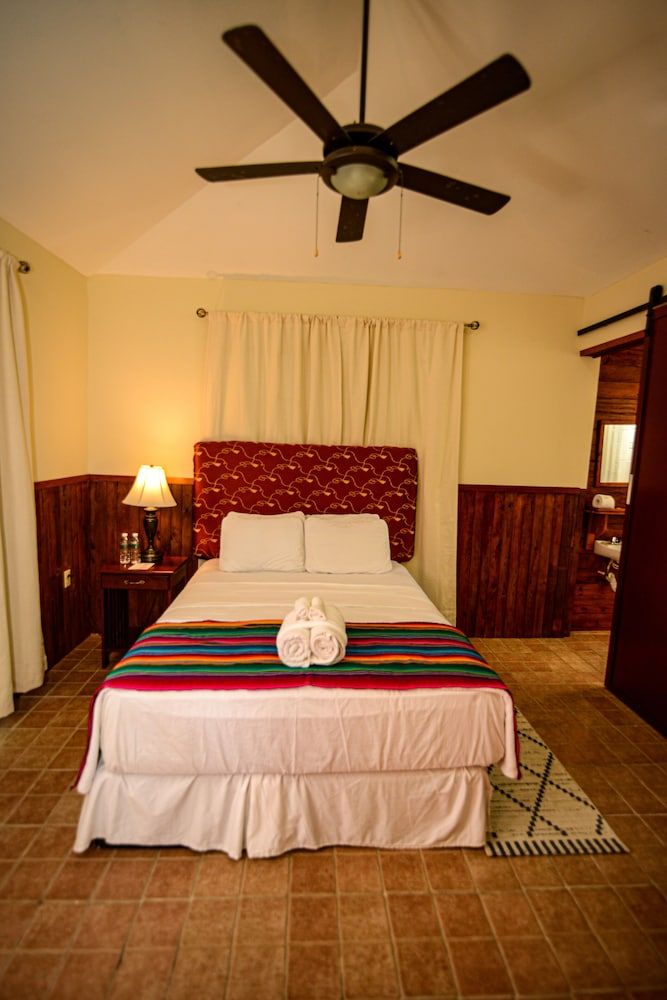 Kiki Witz Standard Cabin, 1 Bedroom, Pool Access, River View