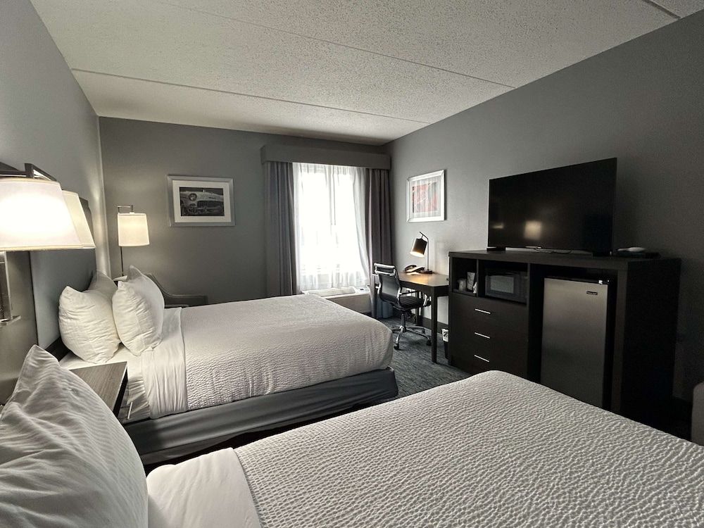 Standard Room, 2 Queen Beds, Accessible, Refrigerator & Microwave (Walk-in Shower)