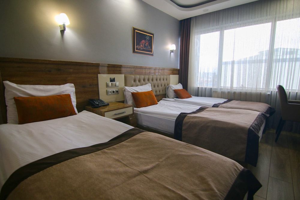 Grand Zara Otel Standard Triple Room 3