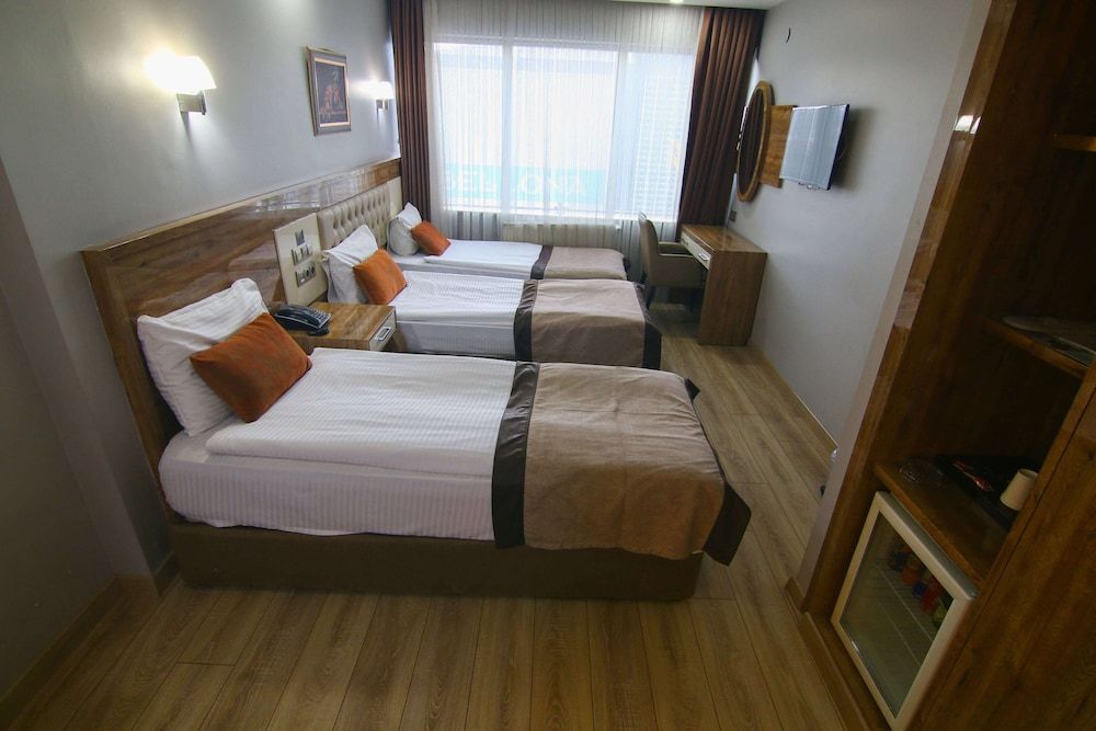 Grand Zara Otel Standard Triple Room 4