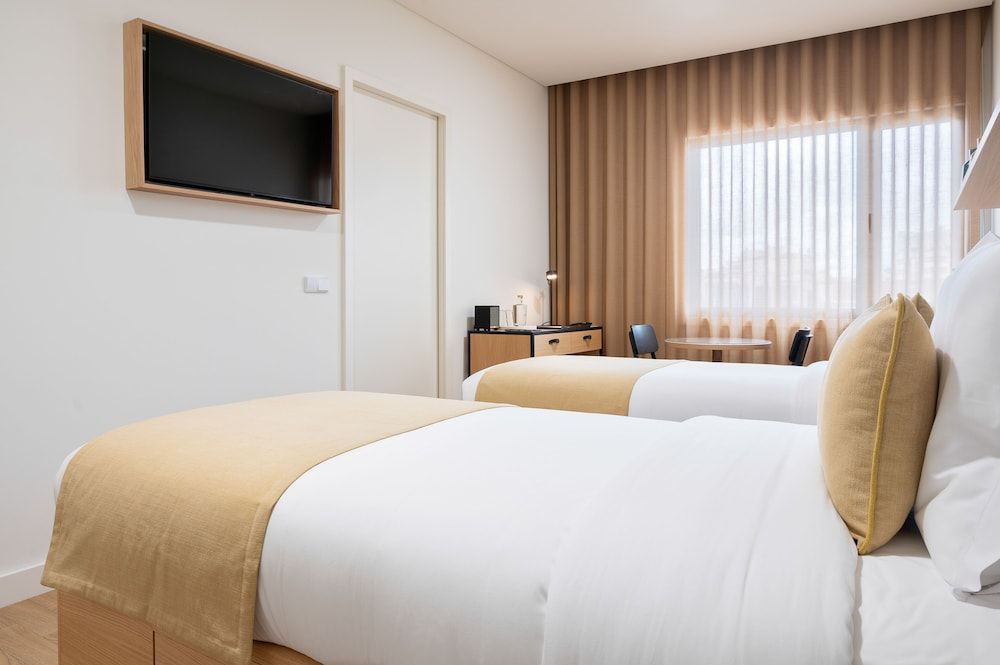 Hotel BFRESH - Pool - Fitness - Padel - By Oporto Collection - Private Parking Standard Double or Twin Room