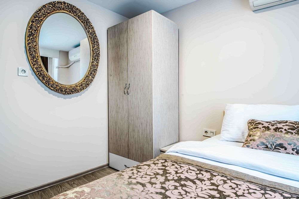 undefined Lazz City Hotel 8