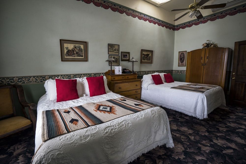 undefined Red Garter Inn 3