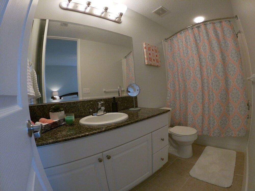 Peaceful townhouse in Kissimmee Florida Comfort Townhome 34