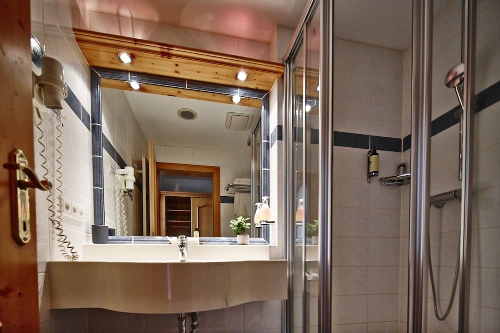 Hotel Bommersheim Comfort Single Room 2