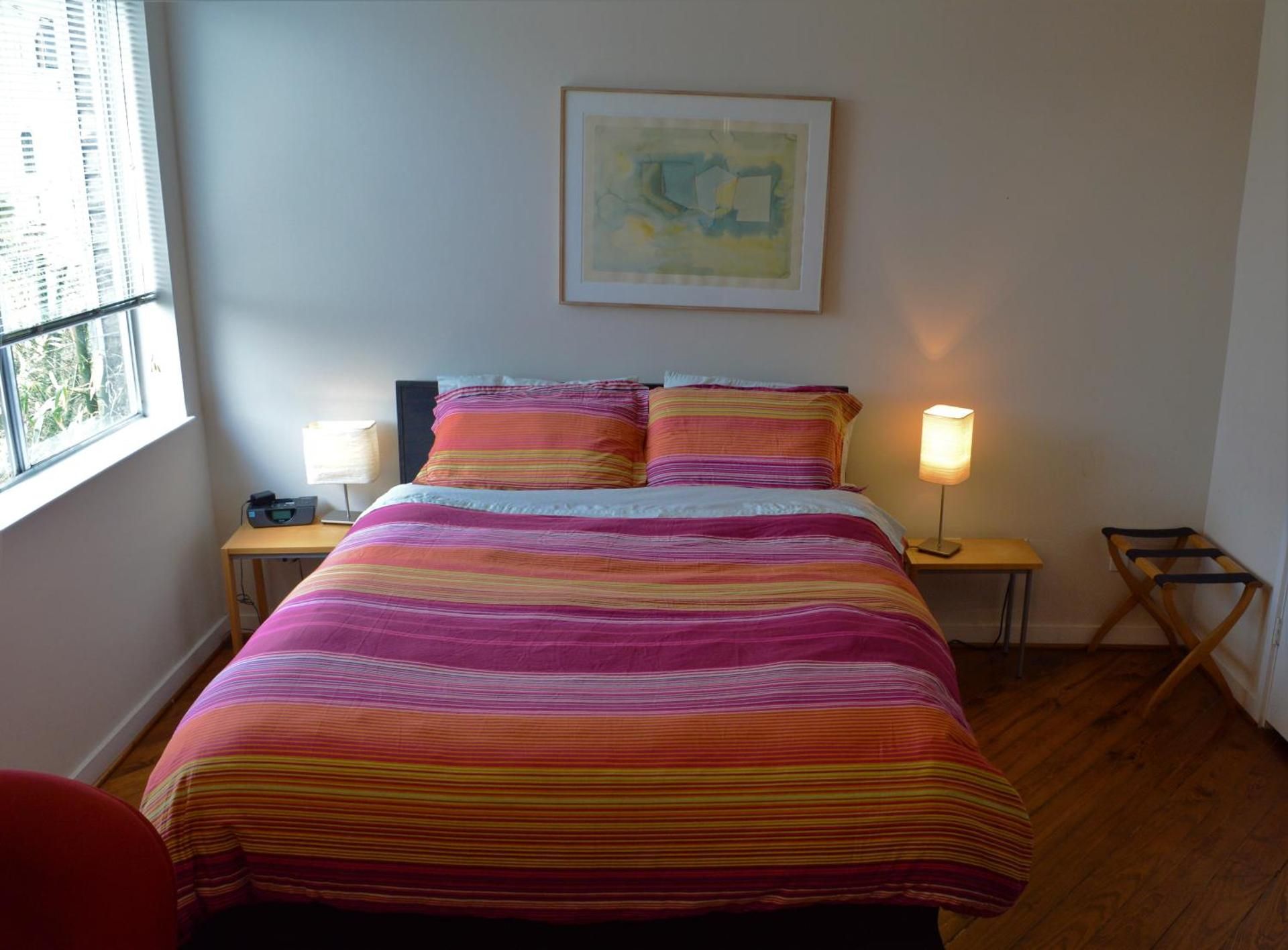 undefined Modern B & B 4