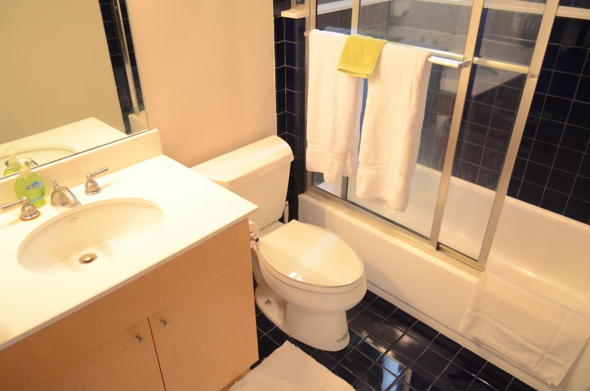 undefined Modern B & B 8