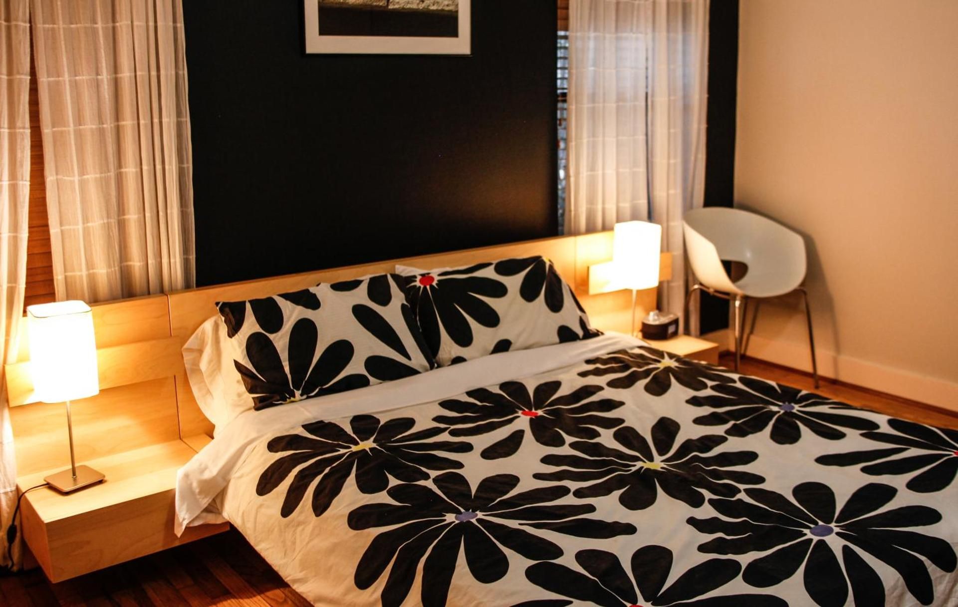 undefined Modern B & B 7