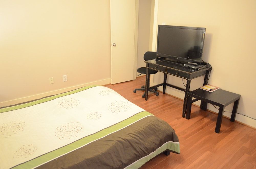 undefined Modern B & B 9