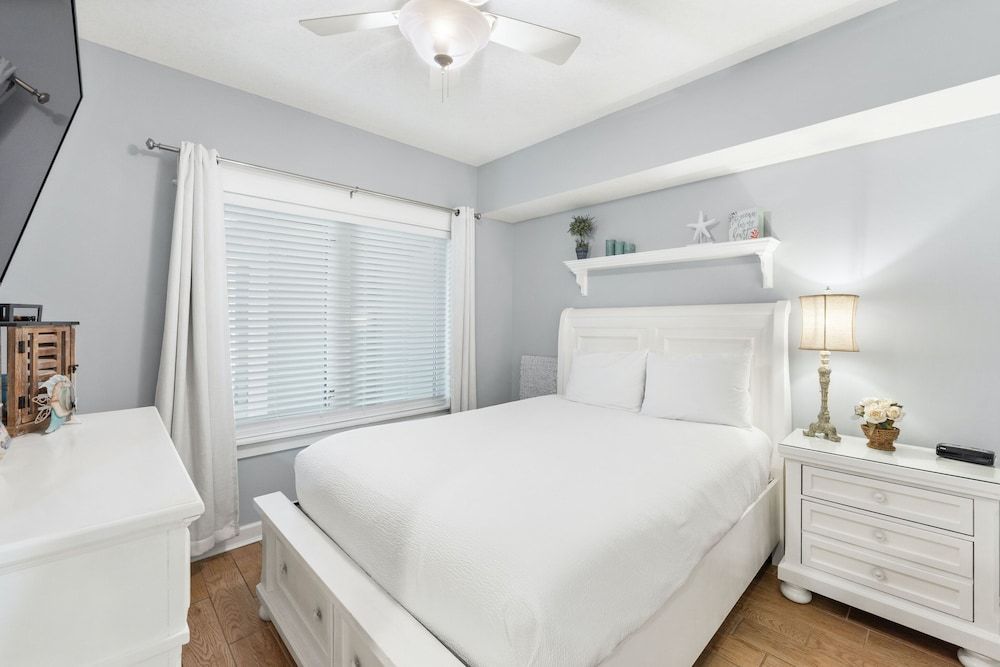 Condo, 2 Bedrooms, Beach View (1-1005)