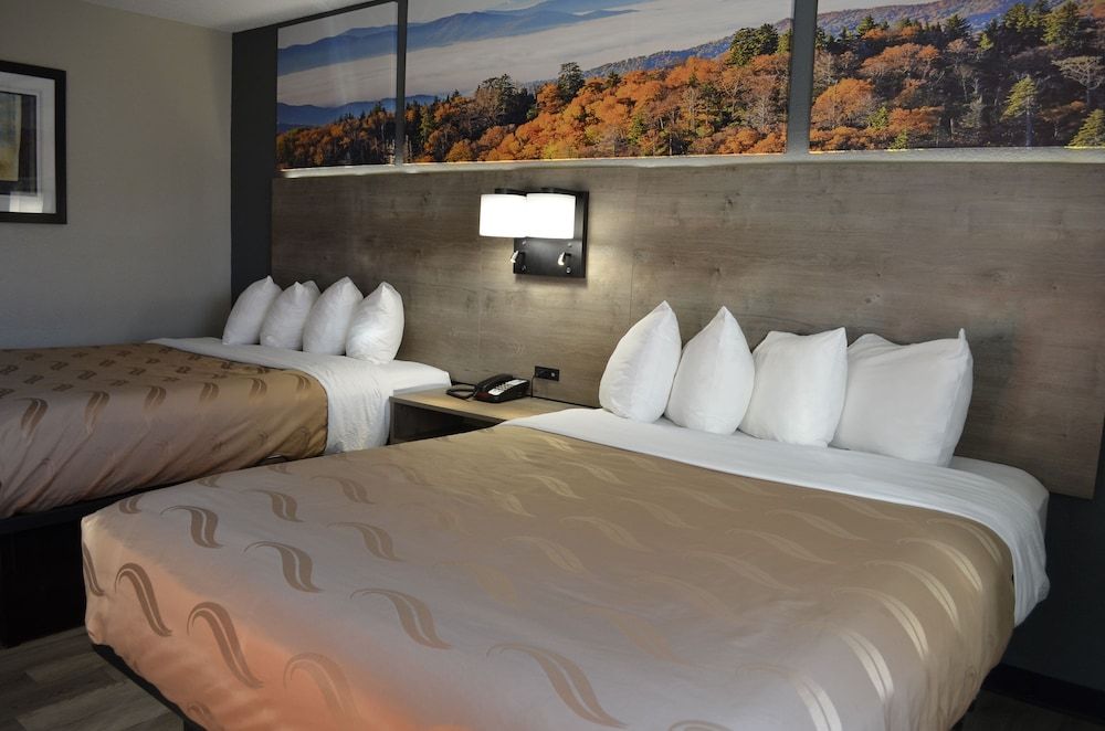 Quality Inn & Suites Ankeny - Des Moines Standard Room, 2 Queen Beds, Non Smoking