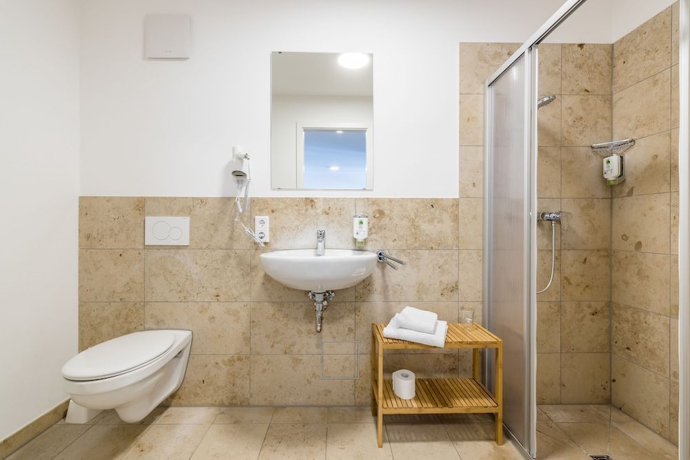 Hotel Kneitinger Alter Schlachthof Standard Double Room 4