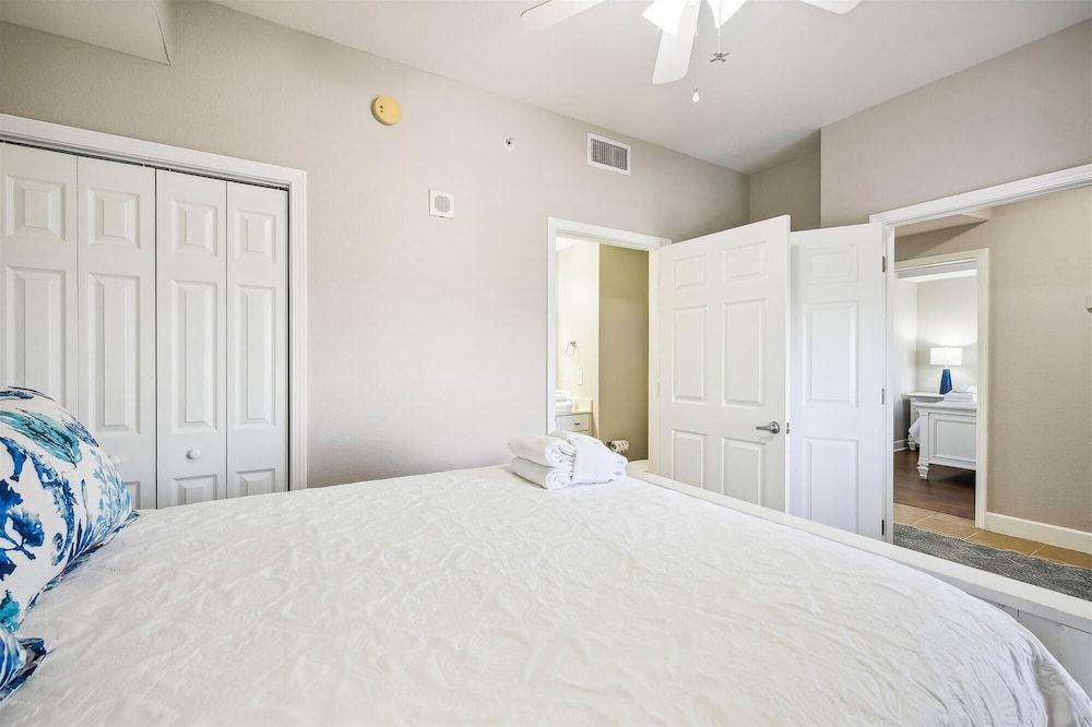 Condo, 2 Bedrooms, Balcony, Ocean View (2410)