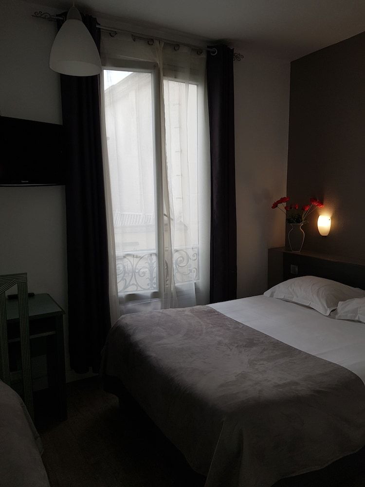undefined Hôtel Le Saint-Hubert - Gare de Lyon Bastille 2