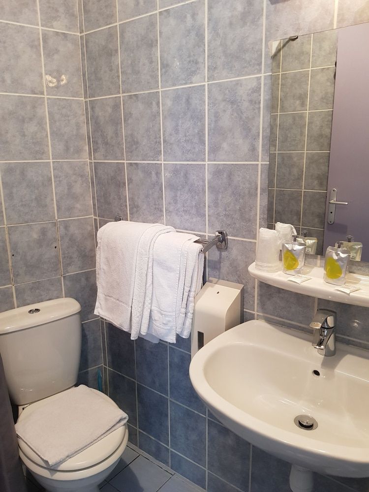 Hôtel Le Saint-Hubert - Gare de Lyon Bastille Classic Double Room, 1 Queen Bed, City View 7