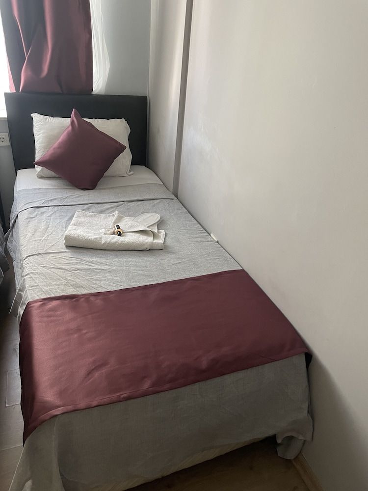 Ersoy Aga Otel Economy Twin Room, 2 Twin Beds, Shared Bathroom 5