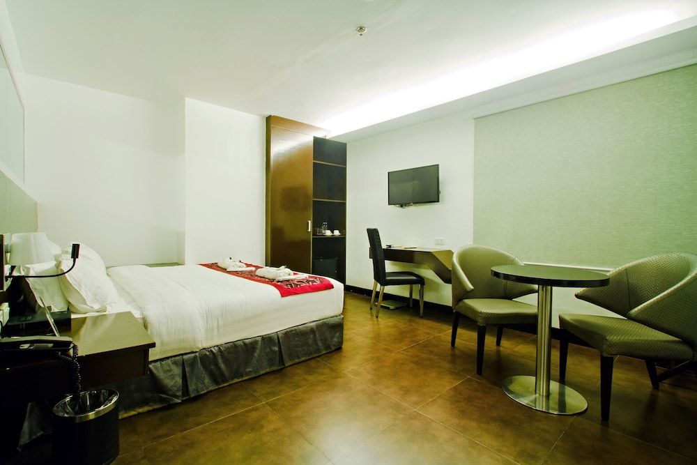 Hotel Fina Deluxe Room 3