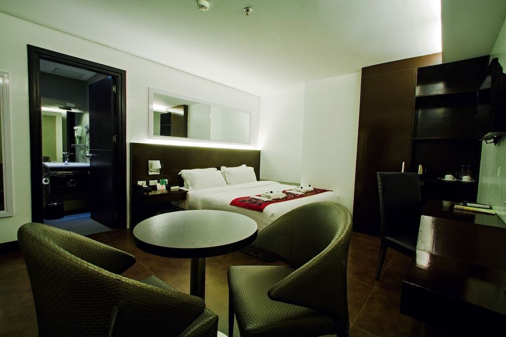 Hotel Fina Deluxe Room 2