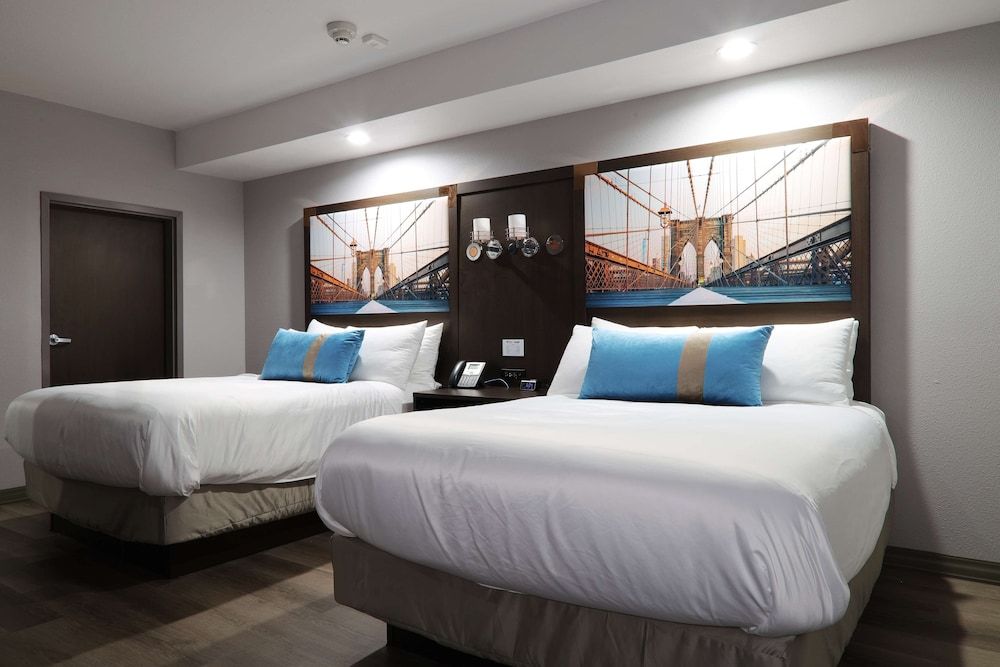 Suite, 2 Queen Beds, Non Smoking, Kitchen (with Sofabed)