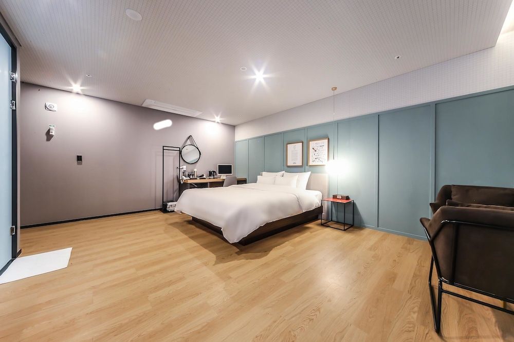 undefined Browndot Hotel - Gold 3