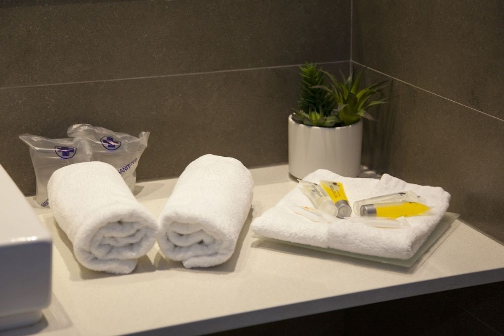 Hostal Goya Twin Room 10