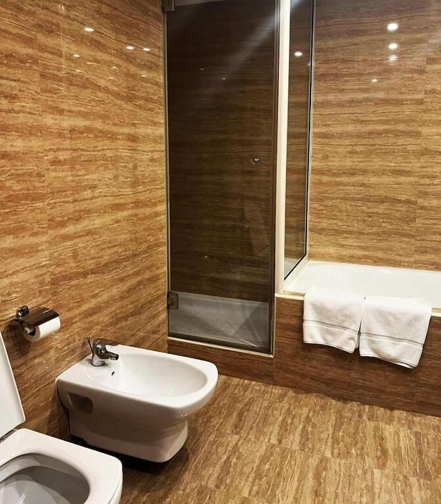 Grand Lancaster Brazzaville Premium Suite 5