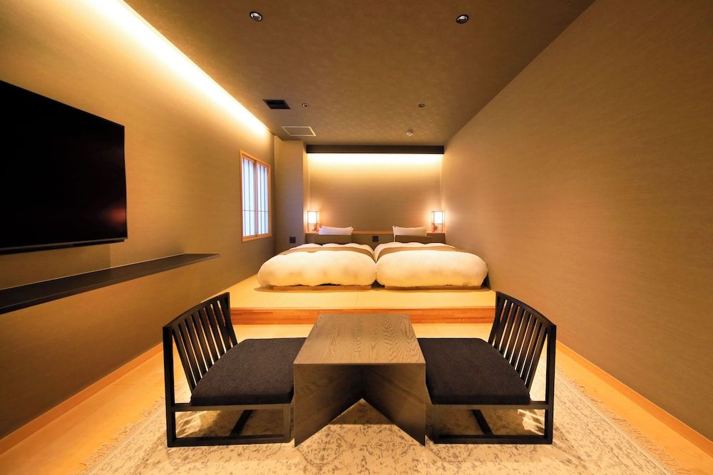 Standard Twin Room Kaiseki cuisine included at 6:00pm or 7:30pm, Non Smoking