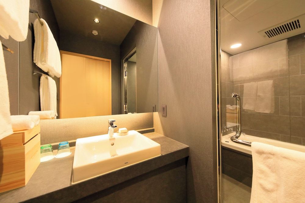 Standard Twin Room Kaiseki cuisine included at 6:00pm or 7:30pm, Non Smoking
