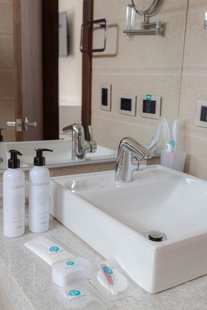 Hotel Puerto Pacifico Guayaquil Airport Standard Room 2