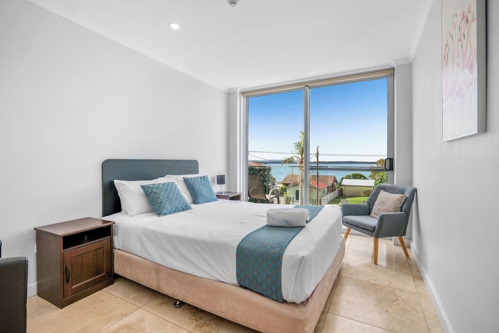 Lakes Resort Family Apartment, 4 Queen Bedrooms 7