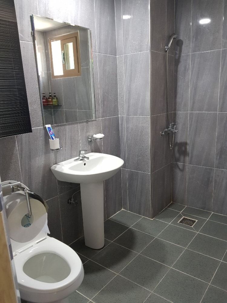 Daecheon 323 Condo Family Twin Room 3