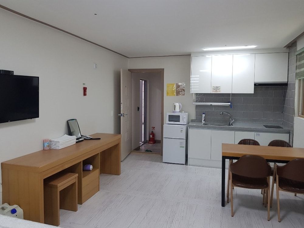 Daecheon 323 Condo Family Twin Room 5