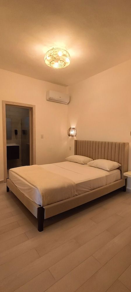 Premium Penthouse, 2 Bedrooms, Pool View