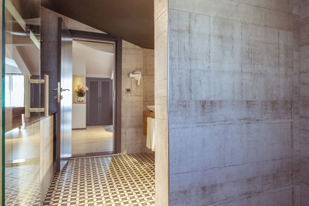 S3 King Residence Premium Suite 5