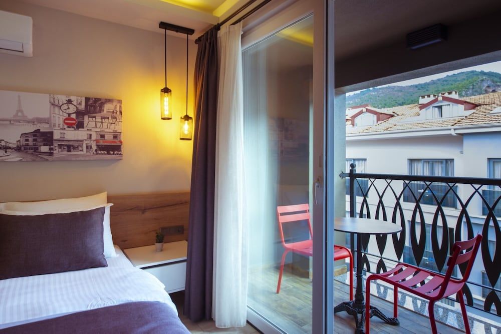 S3 King Residence Deluxe Suite 6