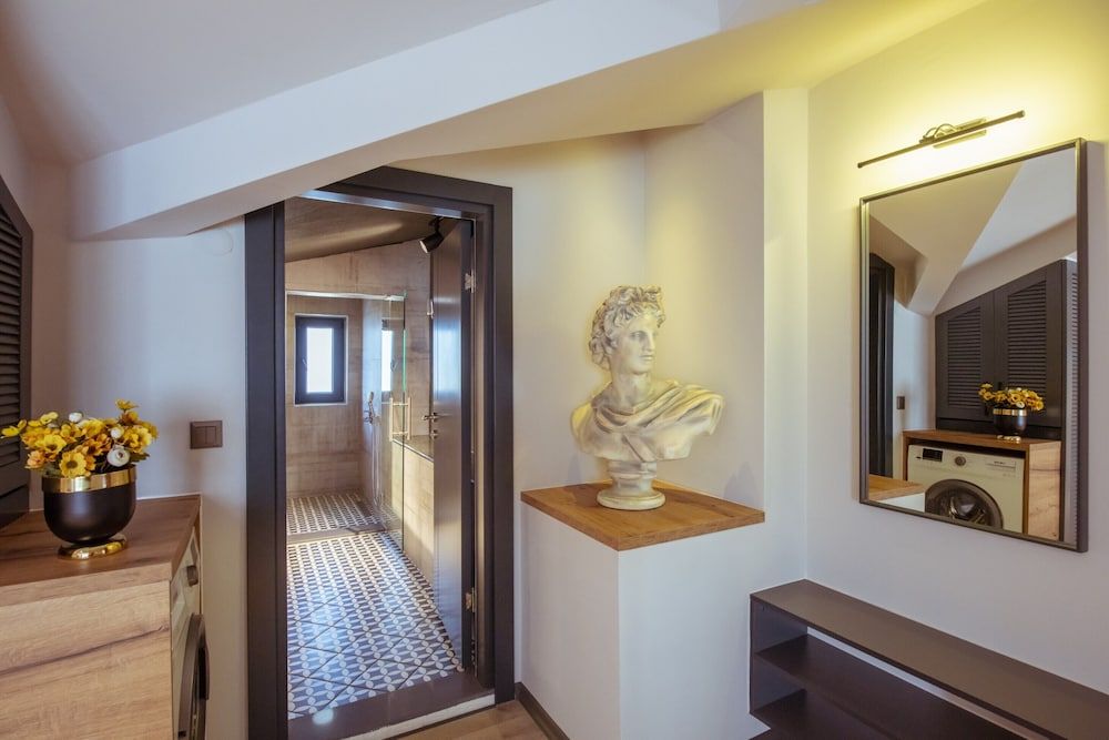 S3 King Residence Premium Suite 12