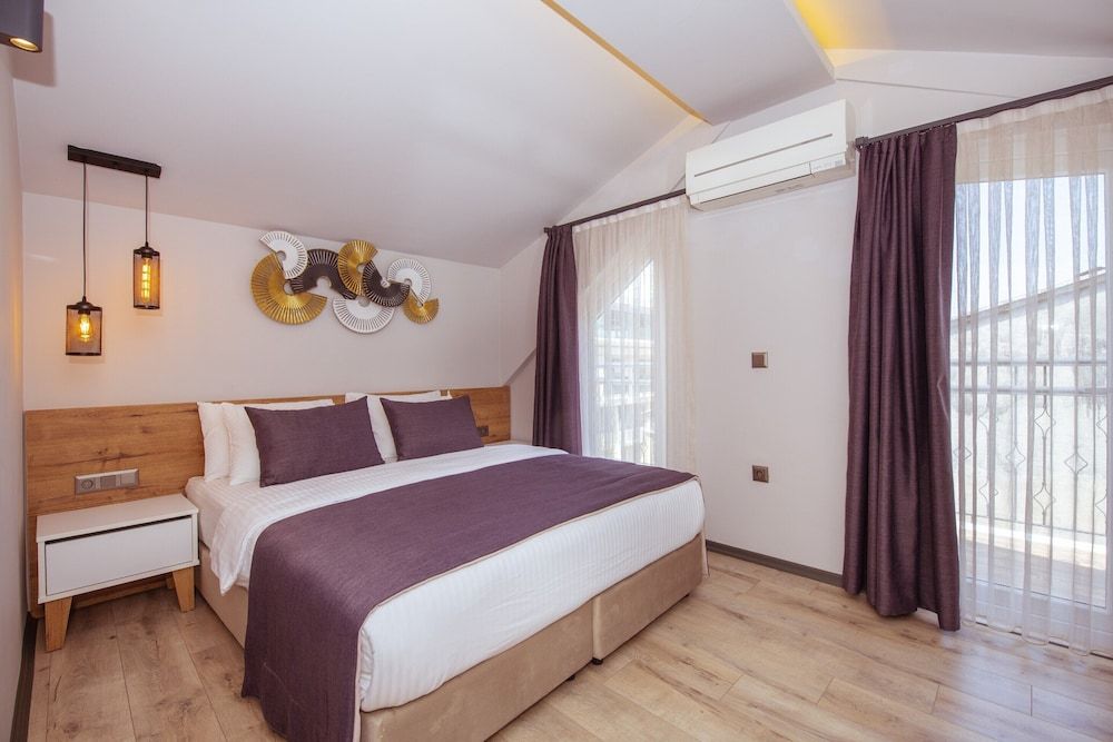 S3 King Residence Premium Suite