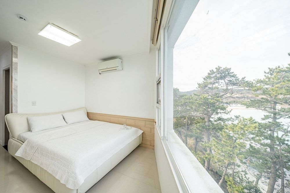 Pohang Pinewave Sea & Spa Pension Ocean View A6 (2 Rooms 2 Beds) 4