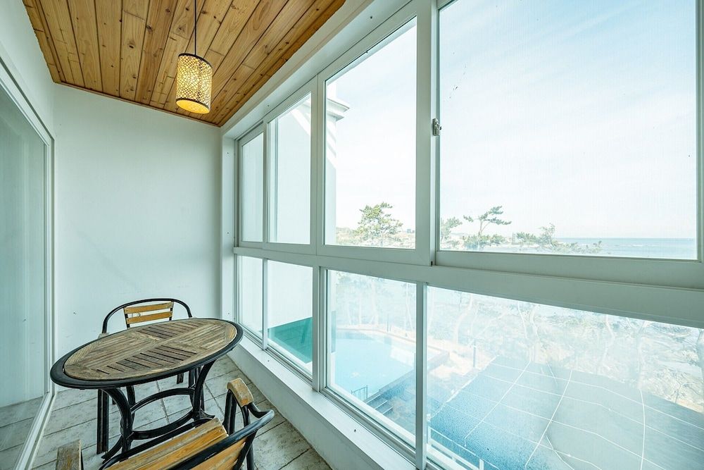 Pohang Pinewave Sea & Spa Pension Ocean View A8 5
