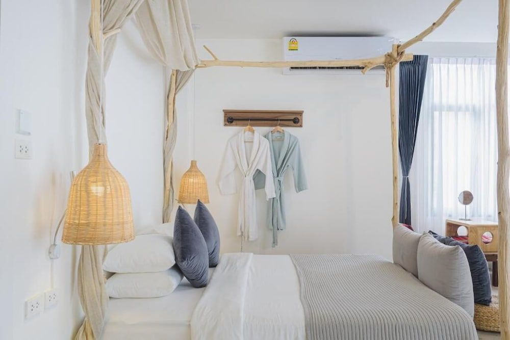 undefined YOLO Bangkok Boutique Hotel 6