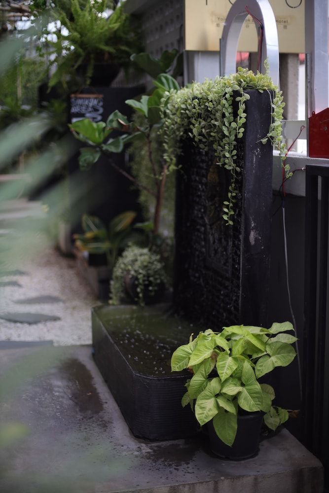 undefined YOLO Bangkok Boutique Hotel 3