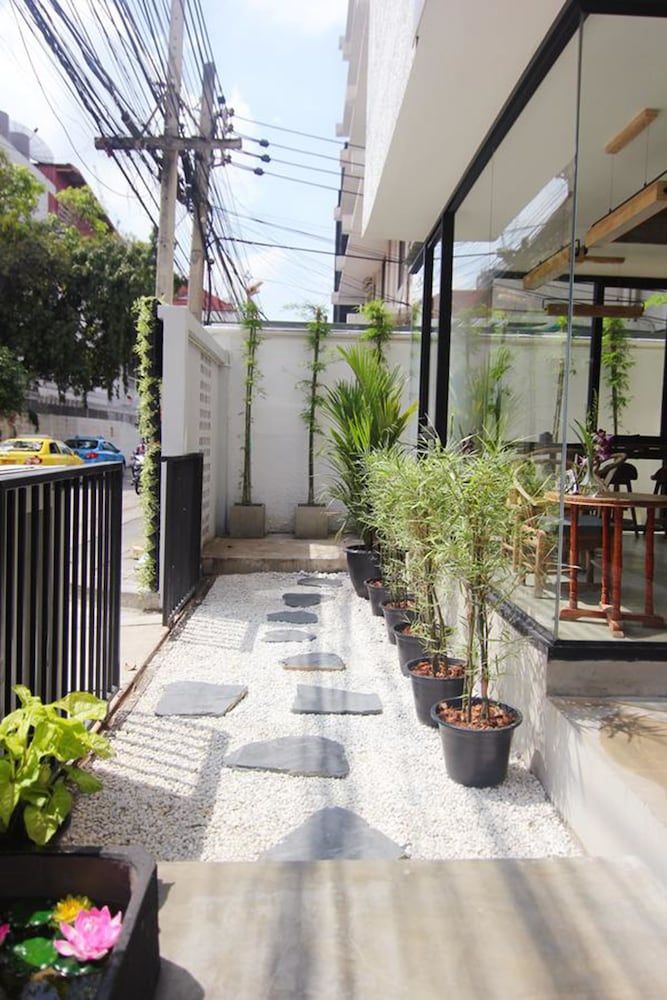 undefined YOLO Bangkok Boutique Hotel 5