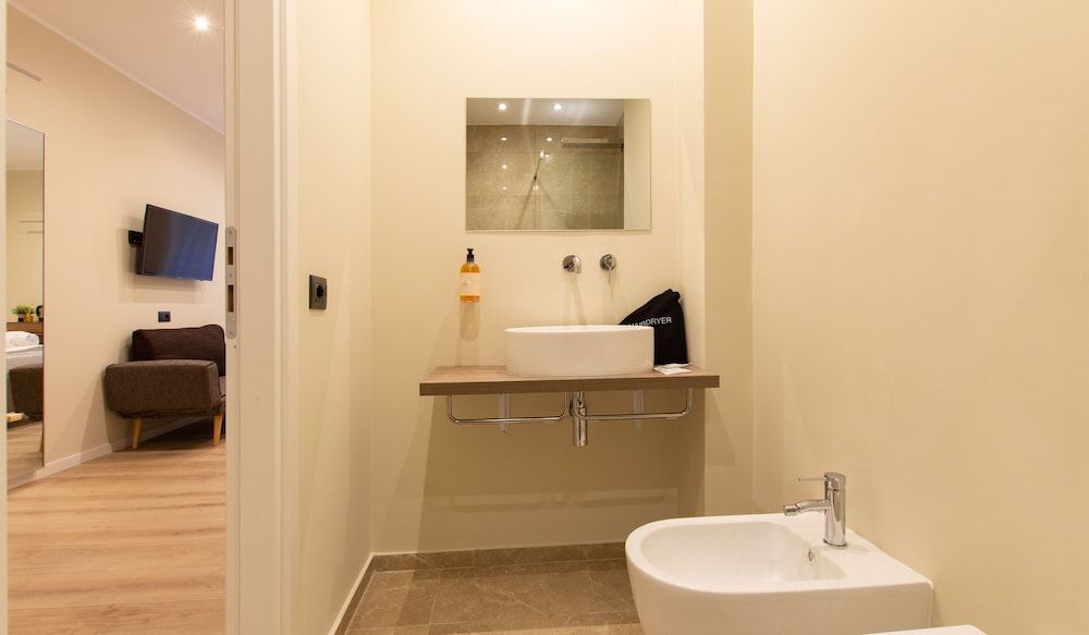 Prati 25.7 Suites in Rome Classic Double Room 9