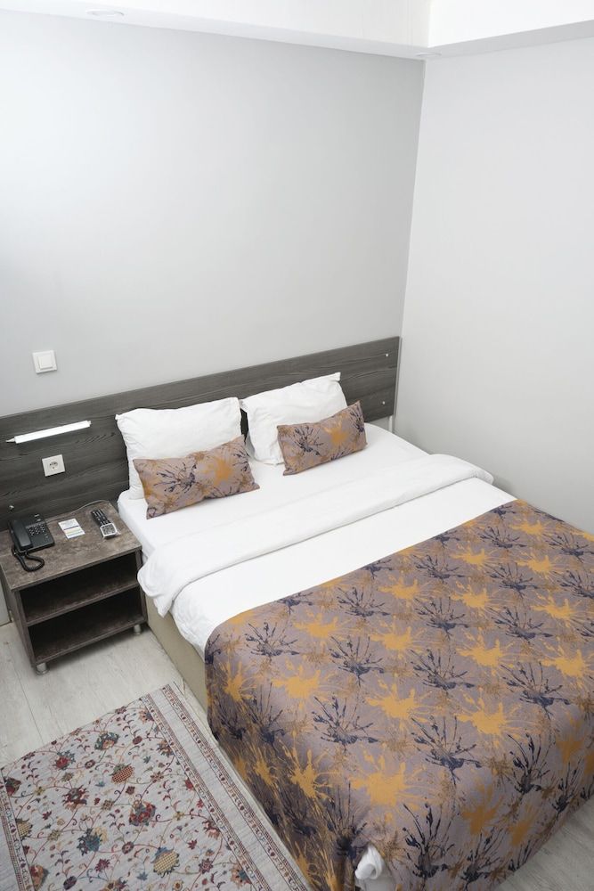 The Breeze Hotel Family Room 4